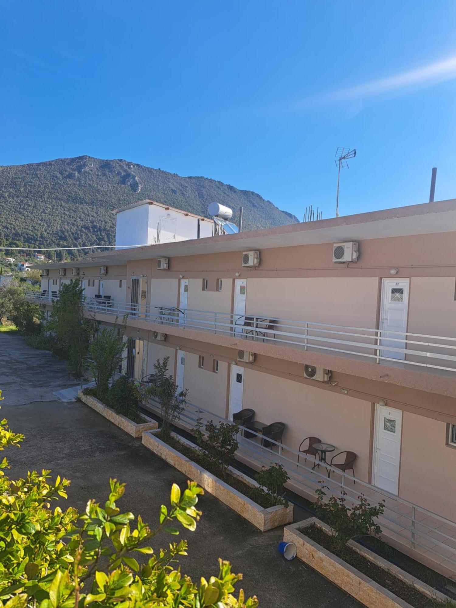 Studios Mona Agios Georgios  Exteriér fotografie